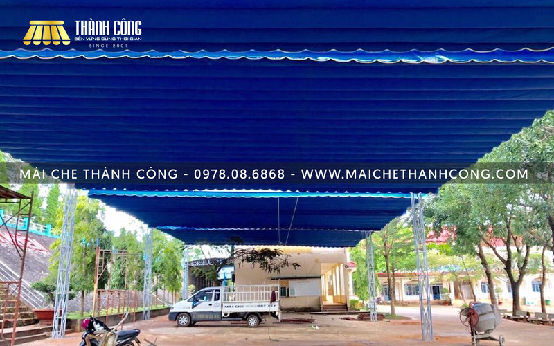mái che trường học