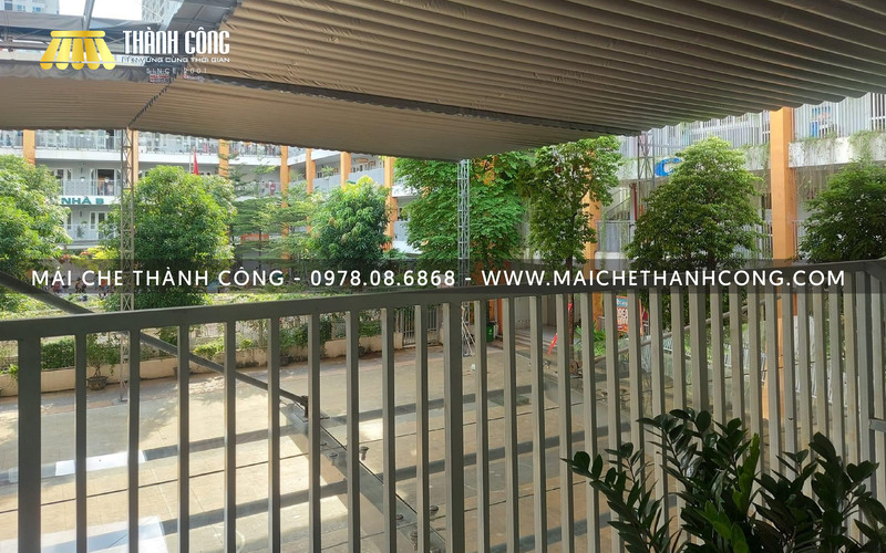 mái che trường học