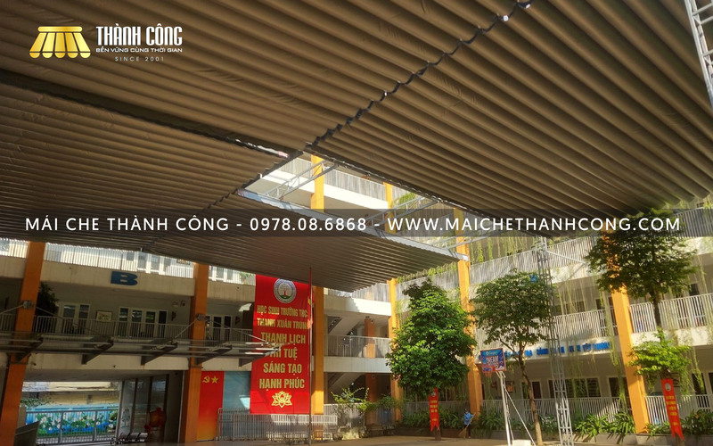 mái che trường học