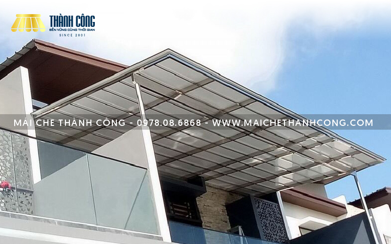 Báo giá thi công mái Polycarbonate phụ thuộc vào loại tấm lợp, diện tích công trình Báo giá thi công mái Polycarbonate phụ thuộc vào loại tấm lợp, diện tích công trình