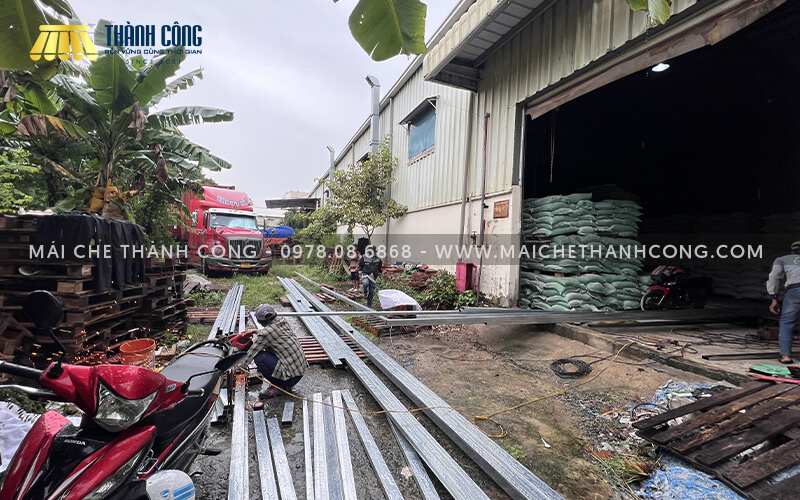 Thi công mái che kho hàng Thắng Lợi, Quận 7