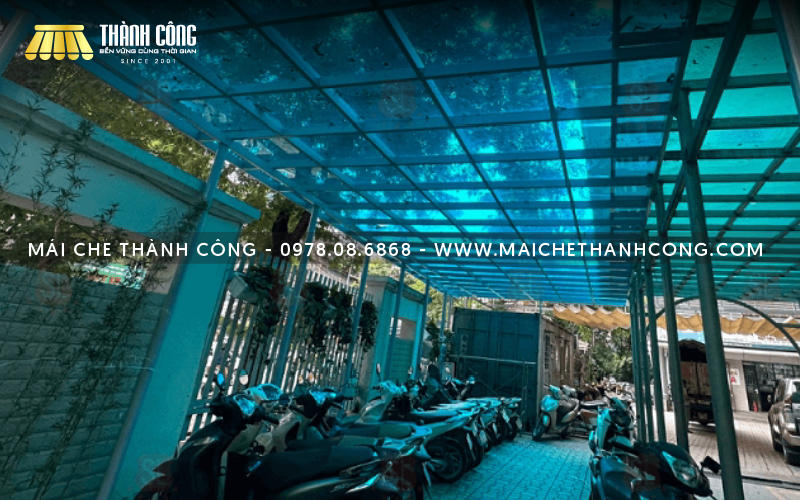 Mái che Polycarbonate hiện đại, sang trọng Mái che Polycarbonate hiện đại, sang trọng