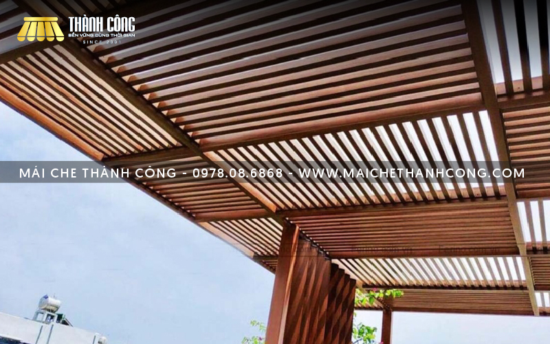 Mái che cho khu vực sân thượng bằng gỗ tự nhiên