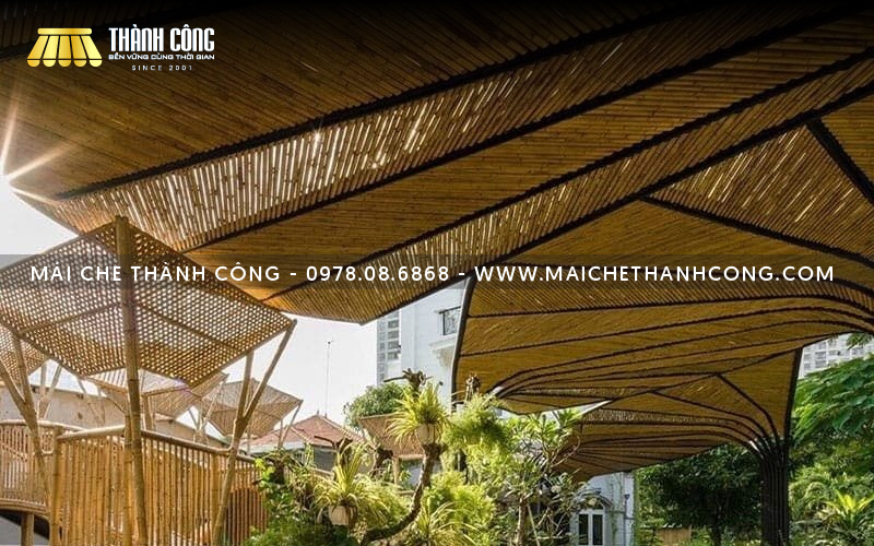 Mẫu mái che cho khu vực sân vườn bằng tre nứa