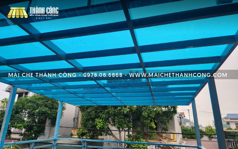 Mái kính cường lực với vẻ đẹp hiện đại, sang trọng