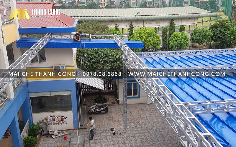 Dịch vụ thay bạt mái xếp TPHCM, mái kéo trọn gói, giá rẻ Nên chọn những đơn vị thi công có nhiều kinh nghiệm triển khai nhiều công trình khác nhau