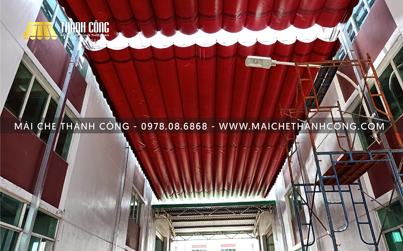 Thay bạt mái xếp cao cấp cho nhà phố Thay bạt mái xếp cao cấp cho nhà phố