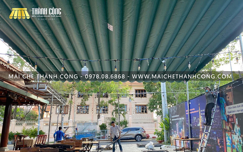 Thợ thi công có mặt đúng hẹn và thay bạt xếp chuẩn kỹ thuật Thợ thi công có mặt đúng hẹn và thay bạt xếp chuẩn kỹ thuật