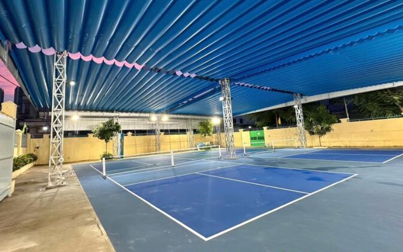 Chọn đơn vị thi công mái che sân Pickleball uy tín là vô cùng quan trọng