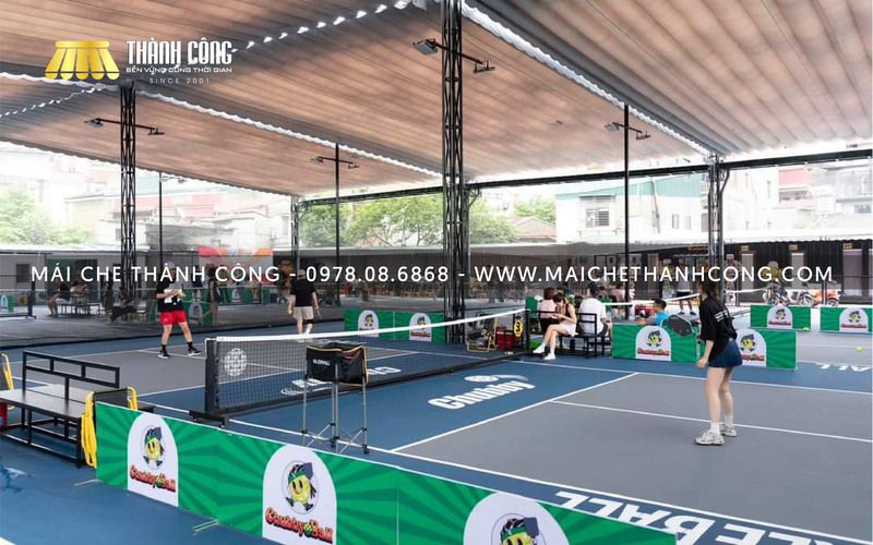 Việc lắp đặt mái che sân Pickleball Quận 5 mang lại rất nhiều lợi ích cho chủ sân