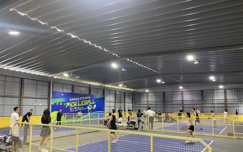 Lắp đặt mái che sân Pickleball Thủ Đức mang đến nhiều lợi ích thiết thực