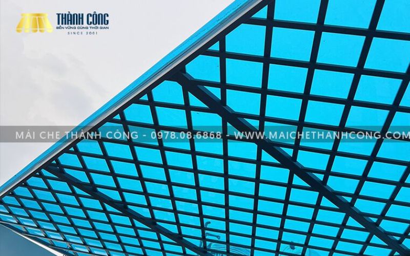 Mái che Poly có khả năng lấy sáng tự nhiên tốt