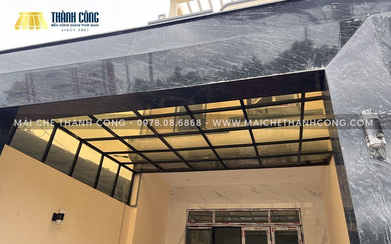 Mái Polycarbonate trong suốt chịu nhiệt tốt