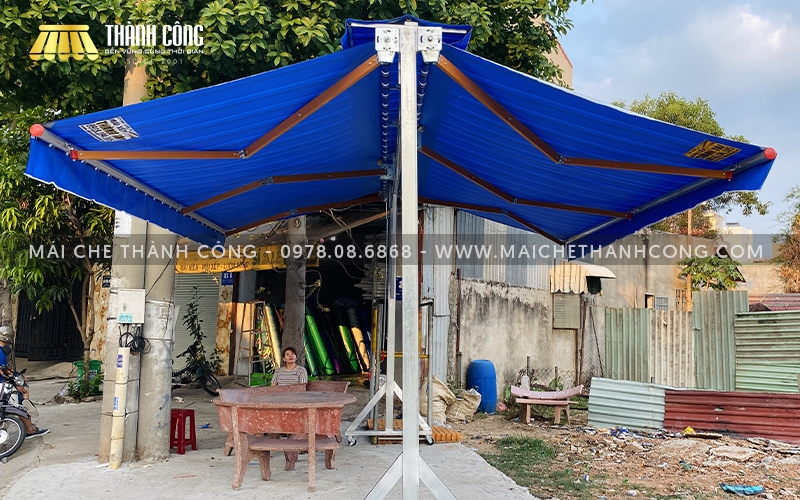 Hệ thống mái che chữ A có bánh xe di động cực kỳ tiện lợi cho các quán ăn vỉa hè