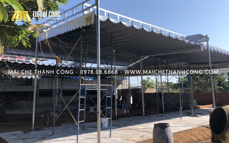 Chi phí thi công mái kéo Củ Chi phụ thuộc vào nhiều yếu tố như diện tích bạt, khung sườn