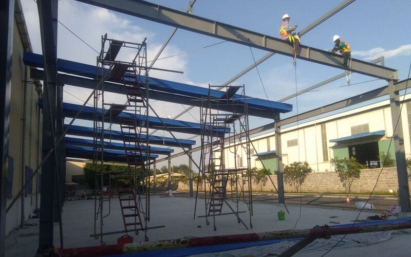 Công Ty Phương Toàn là đơn vị thi công, sản xuất, nhà phân phối bạt