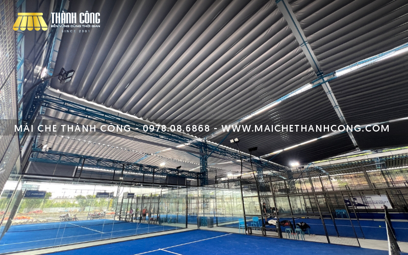 Mái che sân Pickleball có độ cao phù hợp tiêu chuẩn thể thao