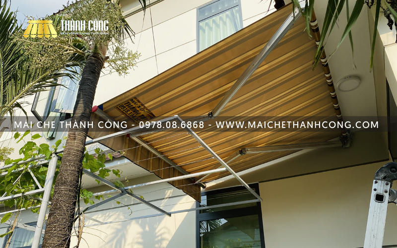 Mái hiên di động là dòng sản phẩm thường được lắp đặt ở mặt tiền