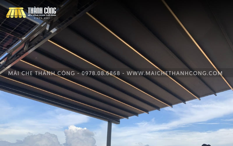 Mẫu mái xếp thông minh cho sân thượng